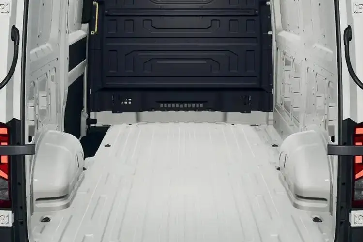 Volkswagen Crafter over 3.5t Large Van - High CR50 Maxi LWB 2.0 TDI 163 Heavy Duty Emissions Com close up