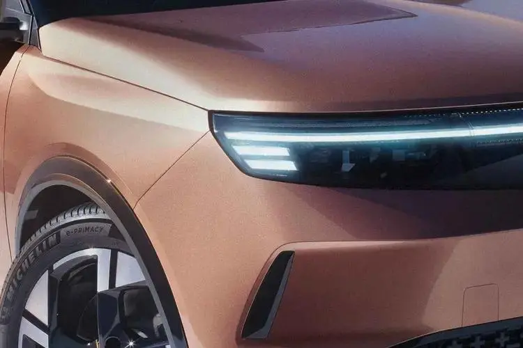 Vauxhall Grandland Medium Crossover/SUV 1.2 Turbo Hybrid GS e-DCT6 close up