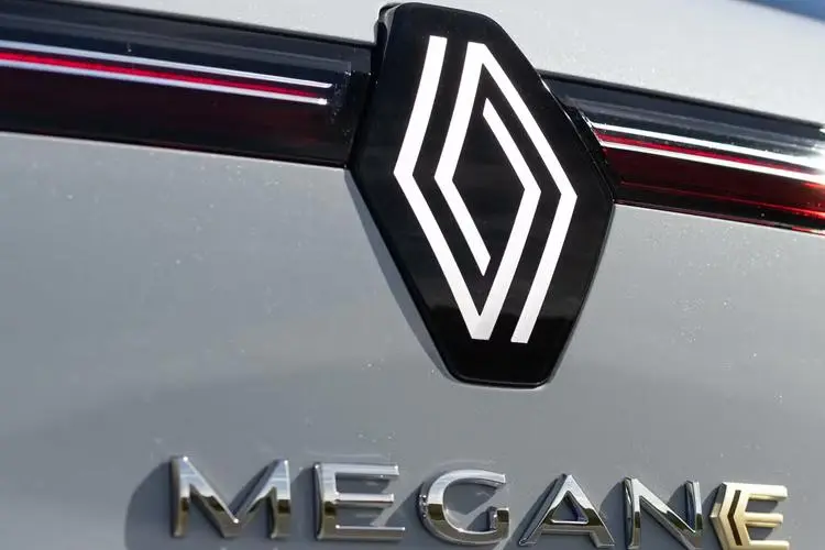 Renault Megane E-Tech Hatchback EV60 60kWh Icon Comfort Range close up