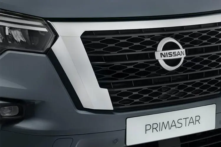 Nissan Primastar Crew Small Van 30 L1H1 2.0dCi 130 Acenta close up