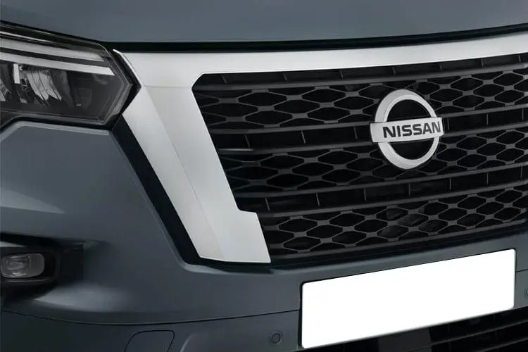 Nissan Primastar Panel Medium Van - Standard 30 L2H1 2.0dCi 130 Tekna close up
