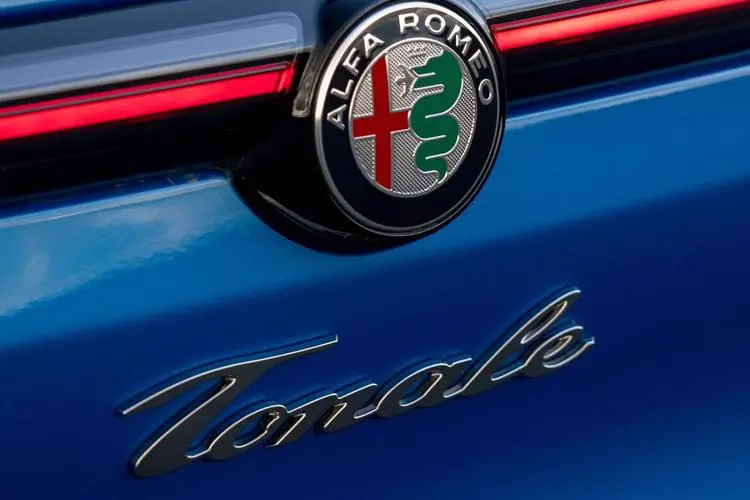 Alfa Romeo Tonale Hatchback 1.5 mHEV 160 Sprint DCT close up