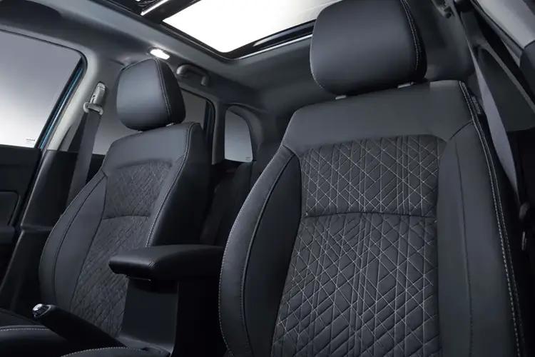 Suzuki Vitara Large SUV 1.4 48V Bostjet Hybrid SZ5 Allgrip close up