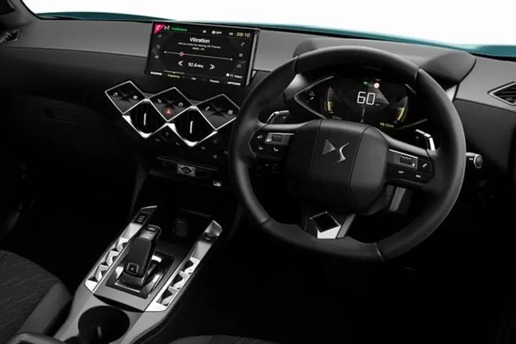 DS Automobiles 3 Medium Crossover/SUV Cross Back 1.2 Puretech 130 Performance Line+ EAT8 interior view