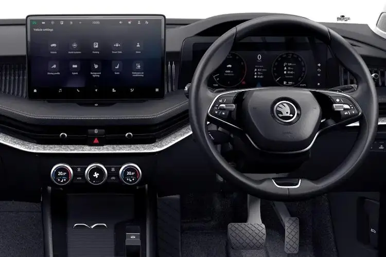 Skoda Superb Hatchback 2.0 TDI 193ps SE L DSG 4X4 interior view