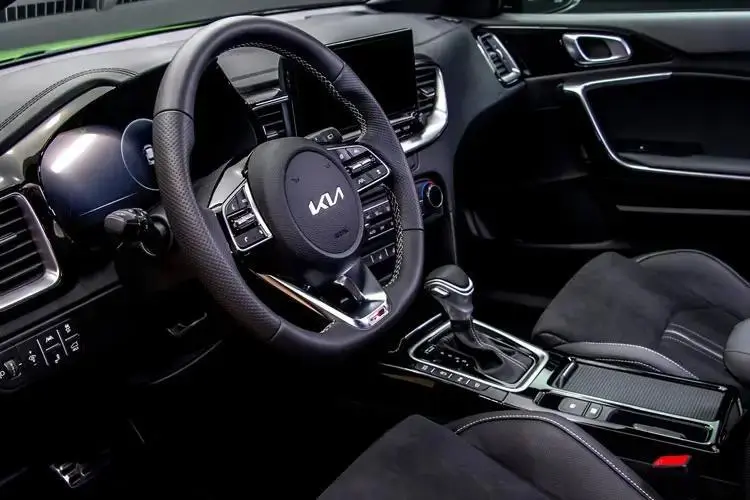 Kia XCeed Hatchback 1.5 T-GDi 138 GT Line DCT ISG interior view