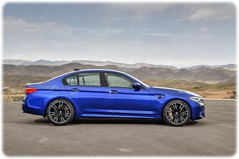 New 2018 BMW M5 side view 