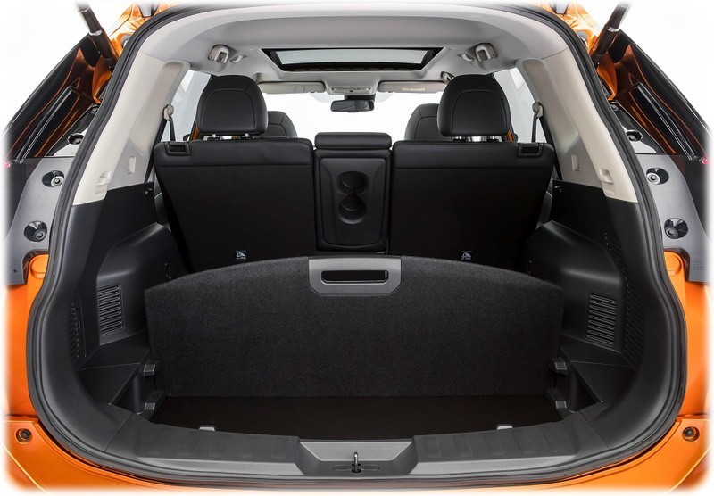 New 2017 Nissan X trail Facelift Model Studio picture