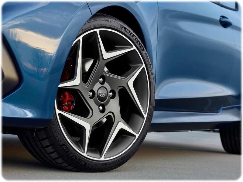 New 2018 Fiesta ST Alloys Close Up Picture