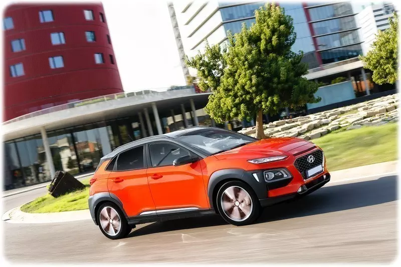 2018 Hyundai Kona in Comet Red alongside 