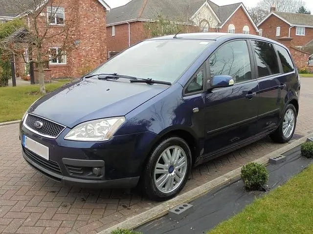 Image of an old Ford S-Max