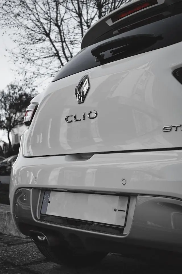 Image of a White Renault Clio - Rear View