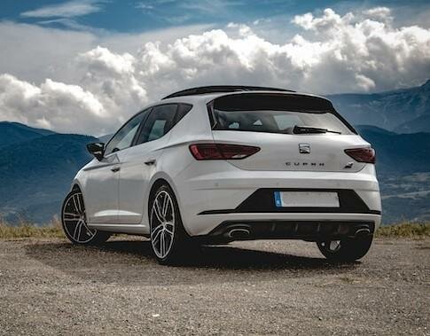 Image of a White SEAT LEON Cupra