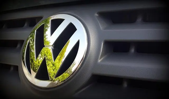 Image of a Silver Volkswagen Golf Badge