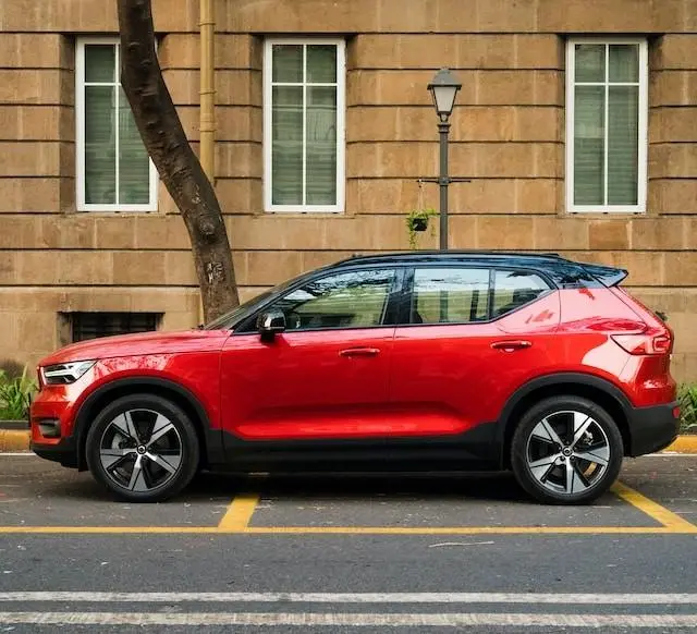 Image of a Volvo XC40 in Red