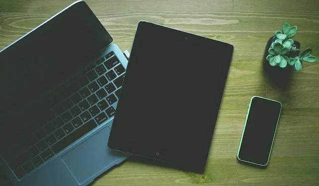 Image of an iPad and Laptop