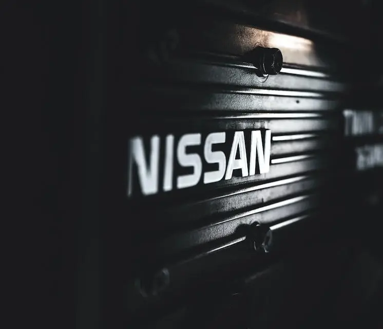 Image of a Nissan Engine Logo