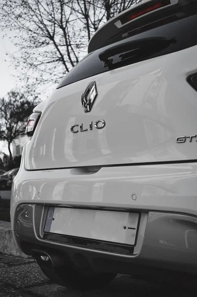 Image of a Renault Clio in White