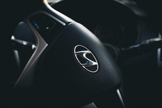 Image of a Hyundai Steering Wheel and Logo